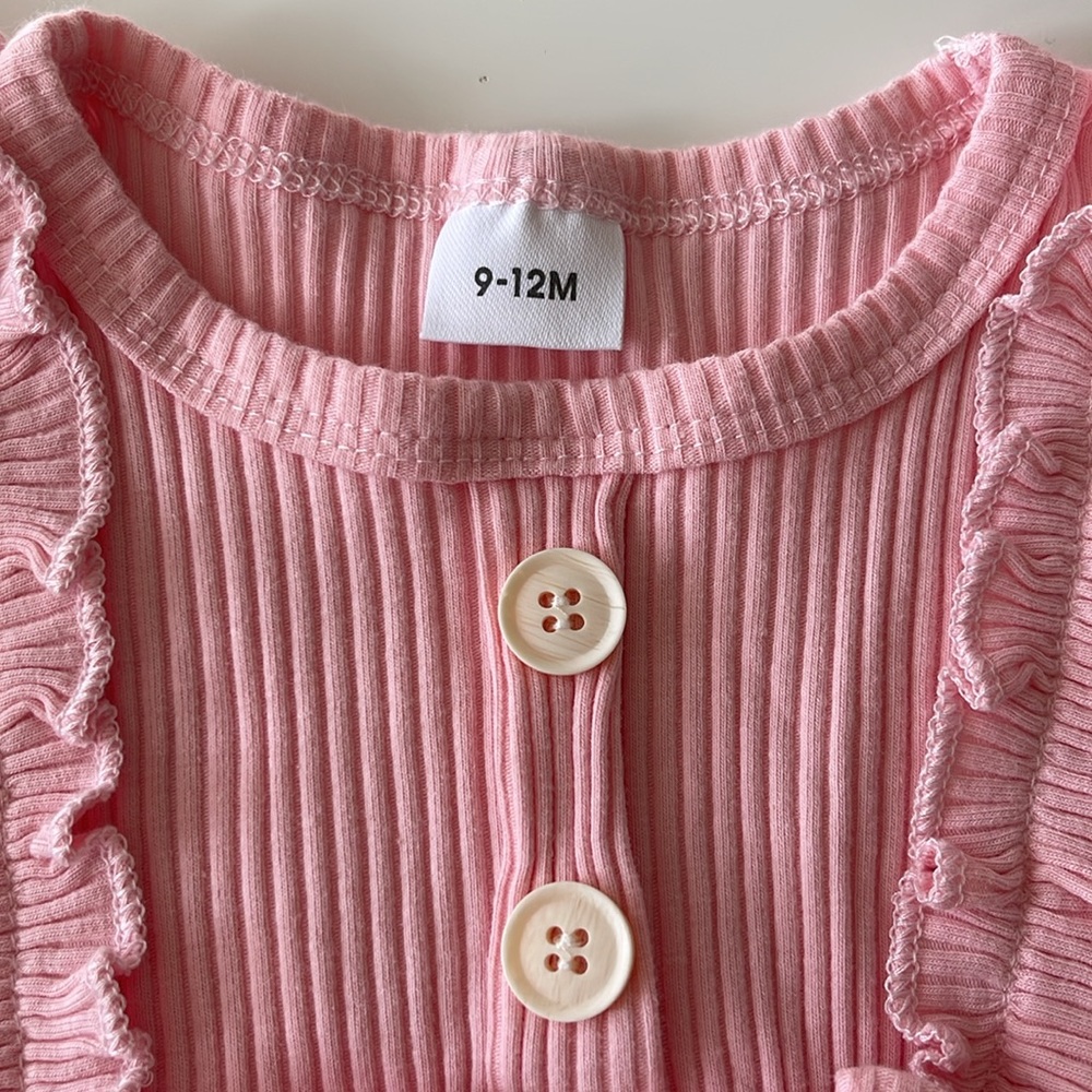 NWOT baby pink heart onesie - Picture 3 of 6